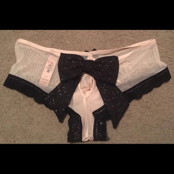 ❤️Victoria’s Secret Cheecky Bow Panty❤️ - Picture 2 of 4